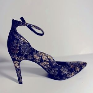 Christian Siriano Black and Gold Pumps